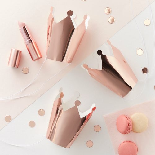 Corone addio al nubilato