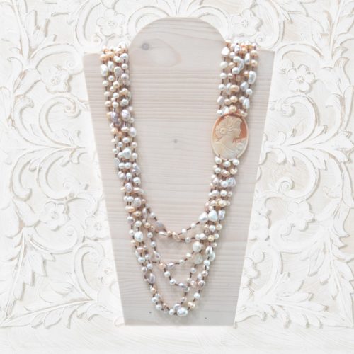Collana perle e cammeo